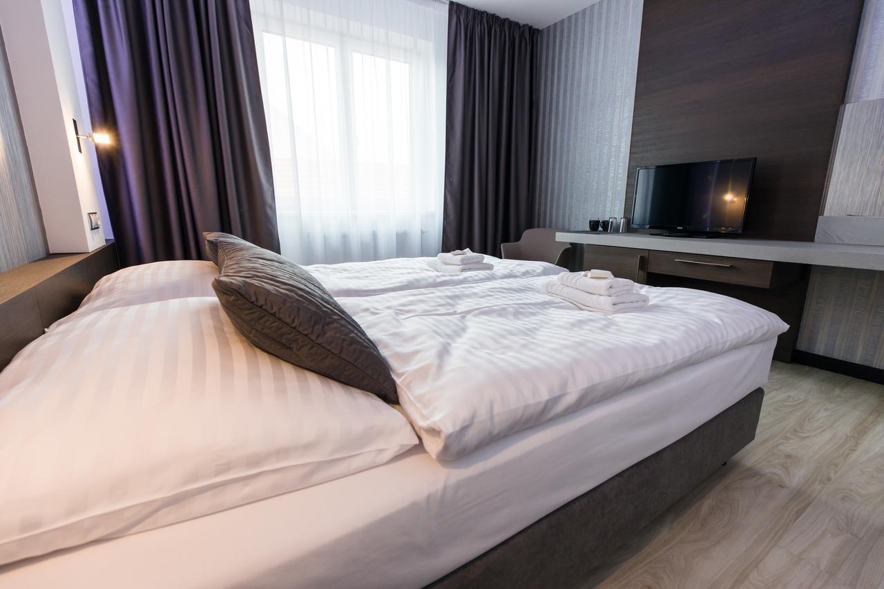 Hotel U Kostela โมดริเช ภายนอก รูปภาพ