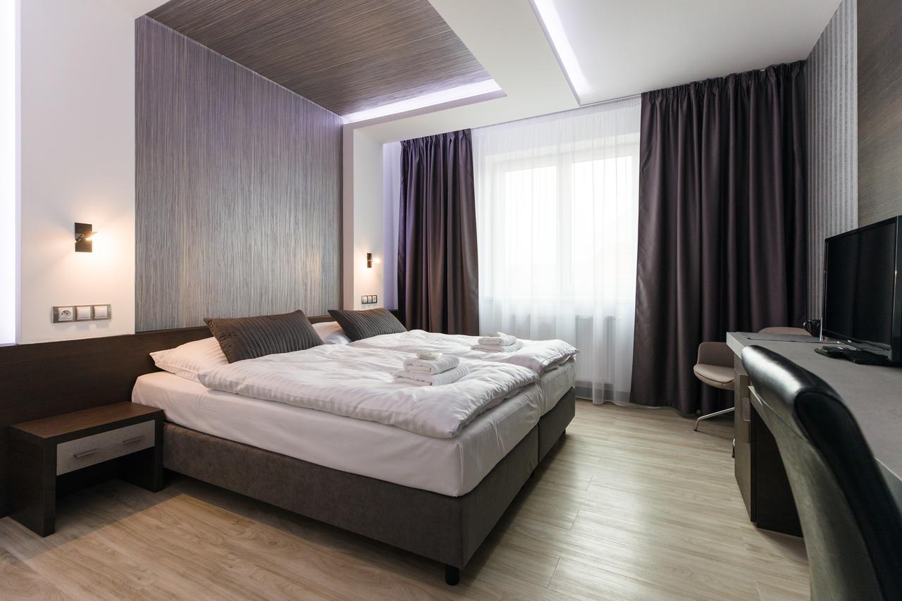 Hotel U Kostela โมดริเช ภายนอก รูปภาพ