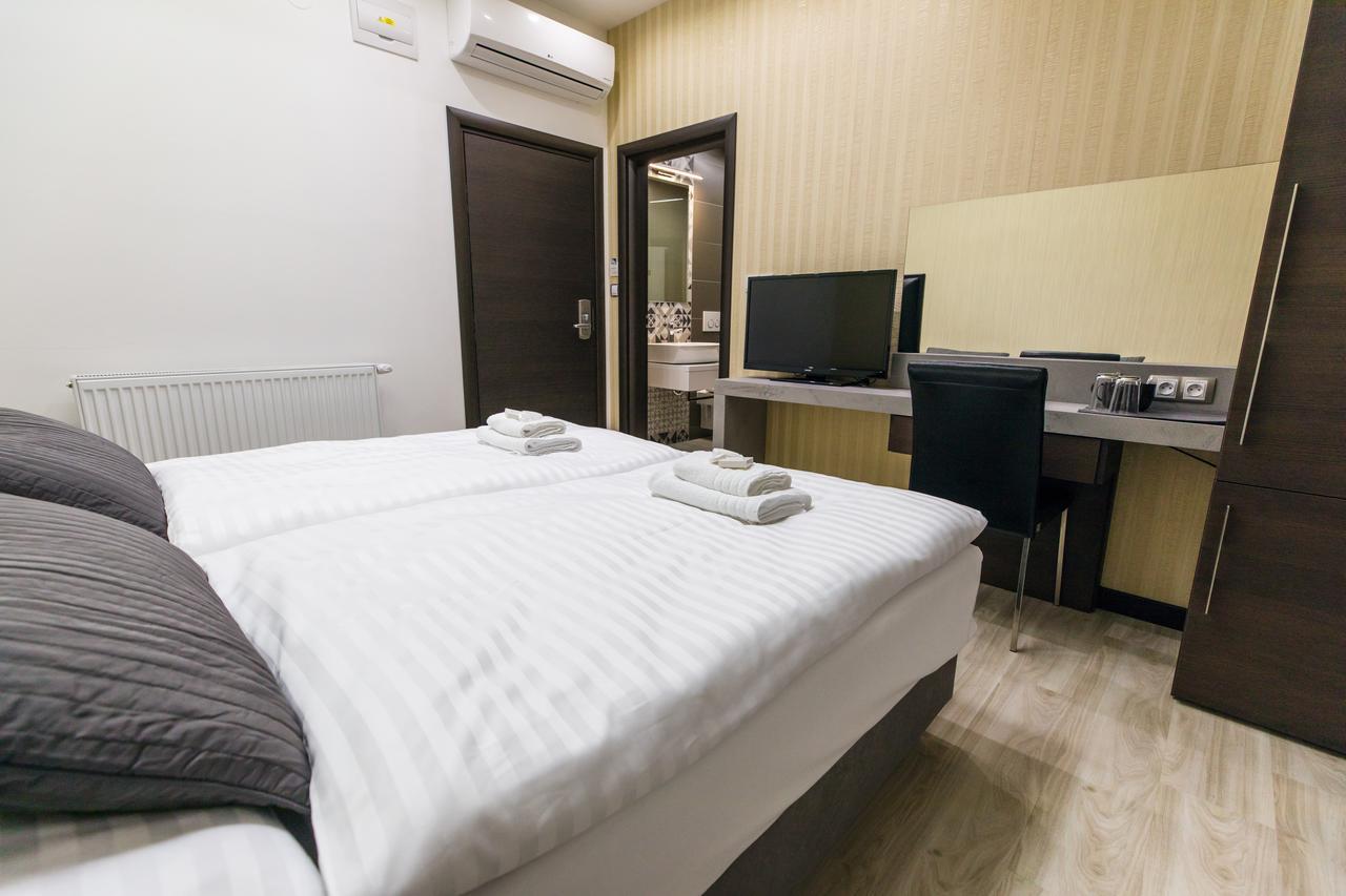 Hotel U Kostela โมดริเช ภายนอก รูปภาพ
