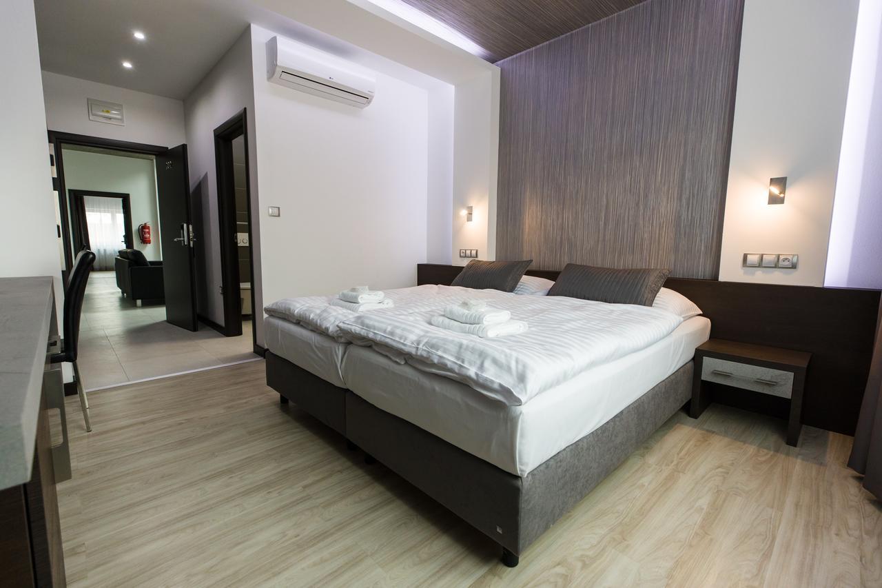 Hotel U Kostela โมดริเช ภายนอก รูปภาพ